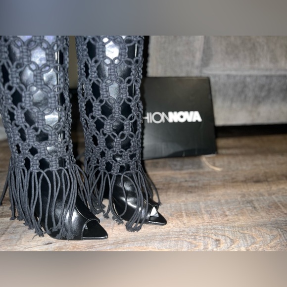 Fashion Nova - Summer Crochet Knee High Boots - Size 6 - Black - Picture 5 of 6